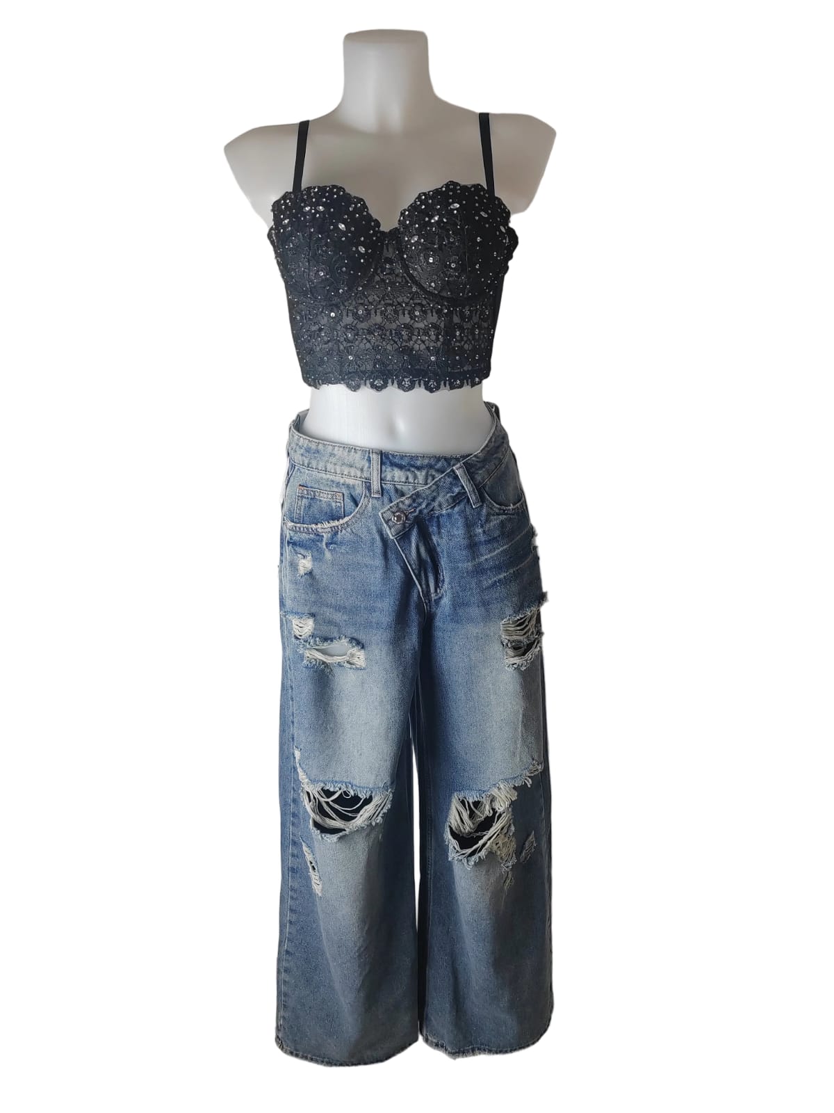 Outfit Pizzo Con Diamanti
